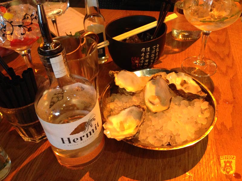 Gin & Tonic: oesters & gin-tonic (1480|FoodBar)
