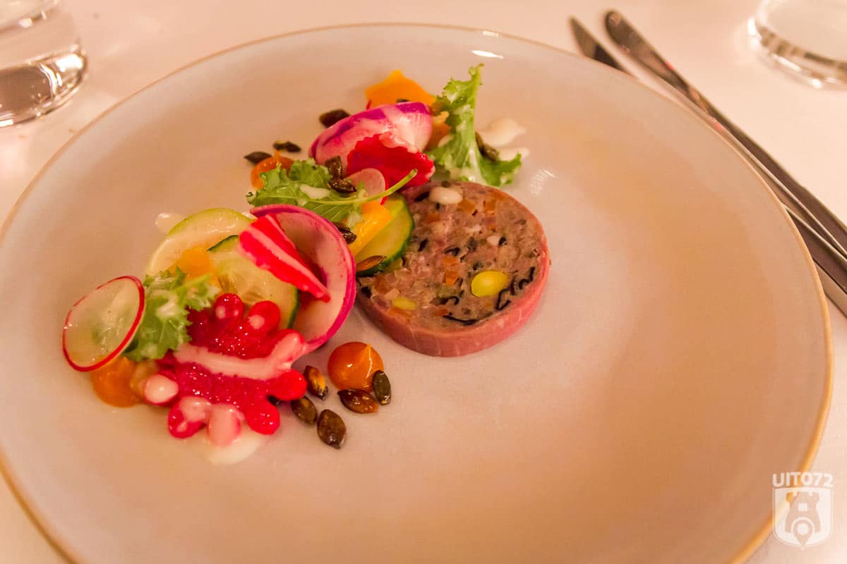 Voorgerecht rouleau van hert en runderrookvlees