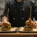 Burgers uitserveren bij Aloha Alkmaar