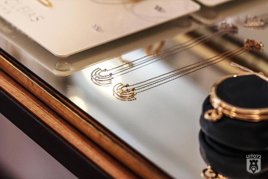 Versierd Alkmaar - kettingen