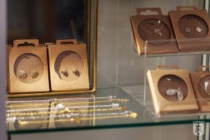 Versierd Alkmaar - oorbellen en armbandjes