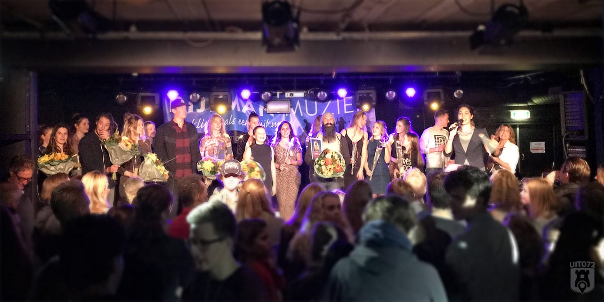 Just Sing deelnemers op podium