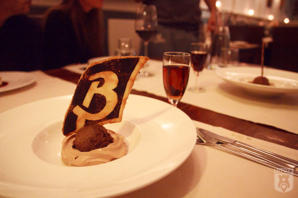 Chocolade ijs met mokkaschuim @ Le Bon (Alkmaar)