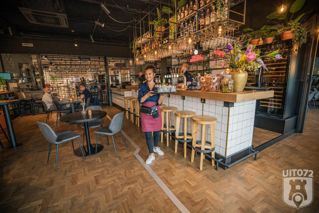 Bediening @ Blue Zone Alkmaar