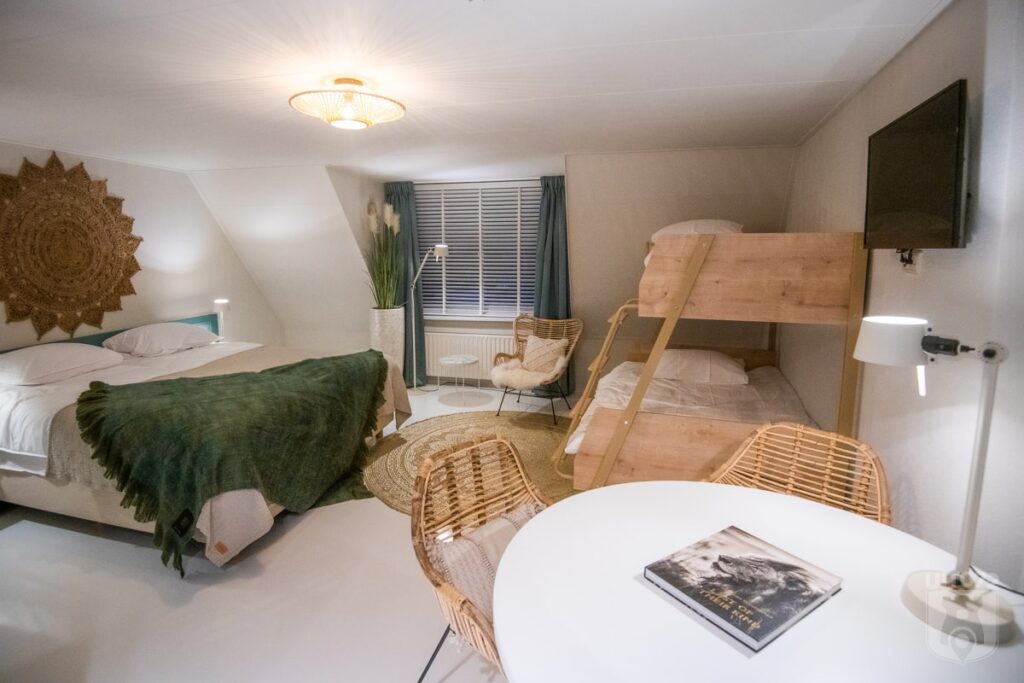 liberte-schoorl-hotelkamer-familiekamer_keith-montgomery