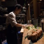 Zau maakt sushi bij Bubbels & Bites