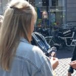 op de set met de meiden - de meisjes tegen de jongens - UIT072 (1)