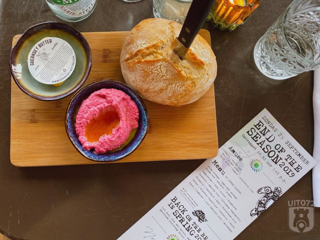 Hummus, peterselie olie, spelt brood