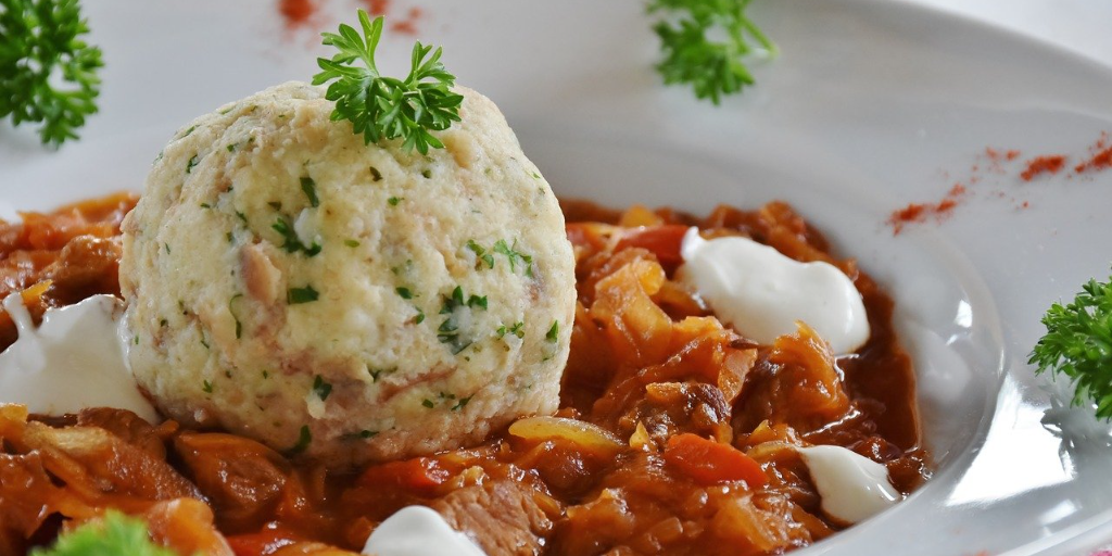 Heel Alkmaar eet zuurkool met zoete aardappelpuree