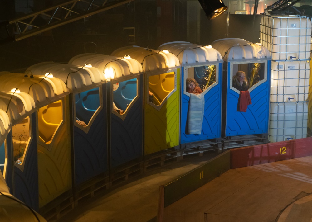 Peeshow De Jaarclub in Hal25