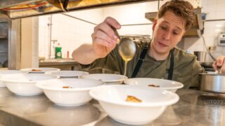 Robbert maakt bord op ('t Stokpaardje)