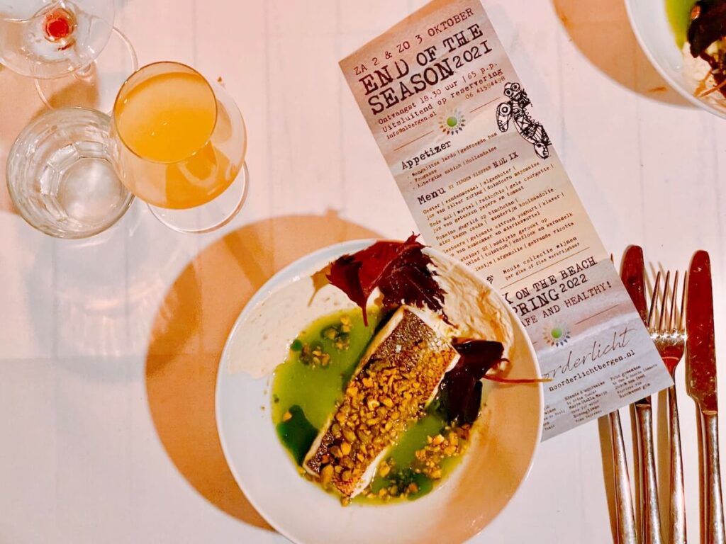 Zeebaars | getoaste citroen yoghurt | klaver | jus van komkommer en mierikswortel