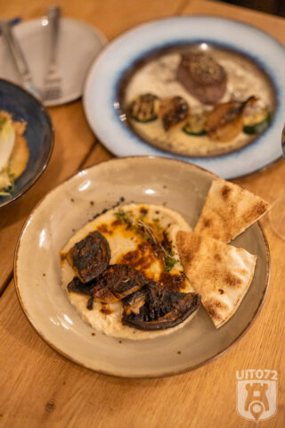 Heerlijk Nel: Portobellosteak | puree van limabonen | tomatenolie | platbrood