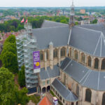 Klim naar het grote raam